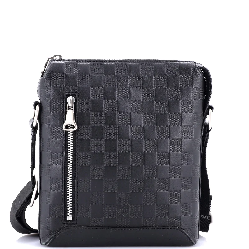 Louis Vuitton backpacks with a padded back panel for comfort during long - wearDiscovery Messenger Bag Damier Infini Leather BB