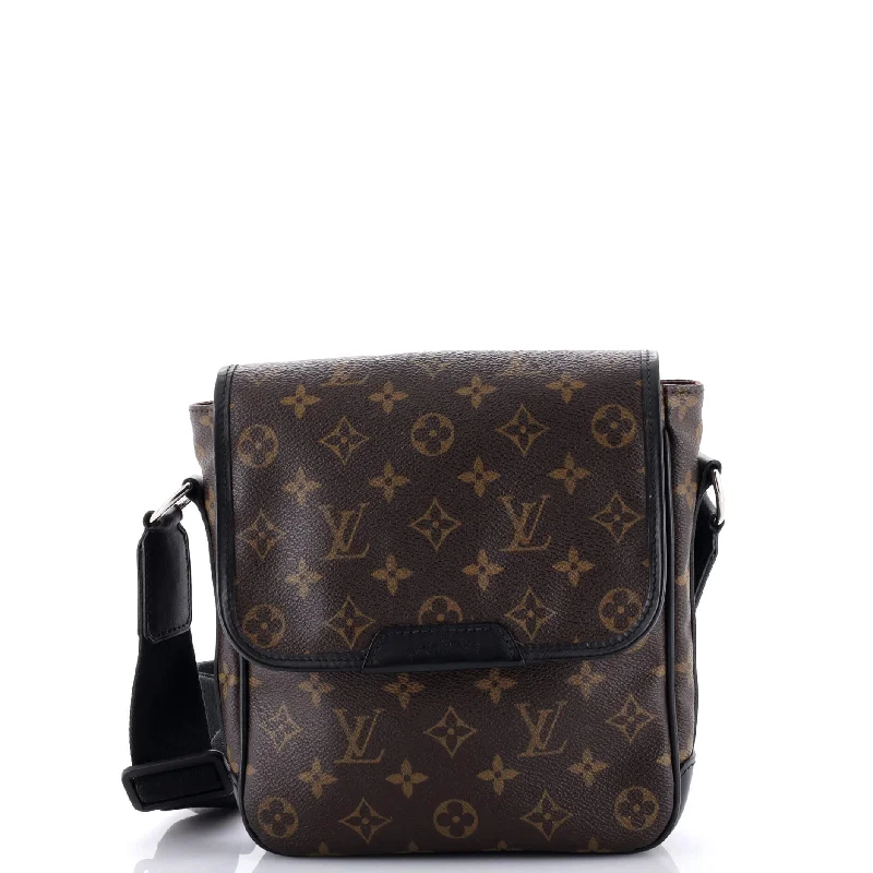 Louis Vuitton bags with a zippered interior pocket for better organizationBass Messenger Bag Macassar Monogram Canvas PM