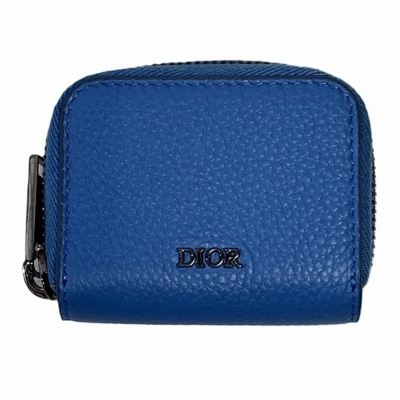 Christian Dior Saddle bags with a studded trim for a bold lookDior Wallet