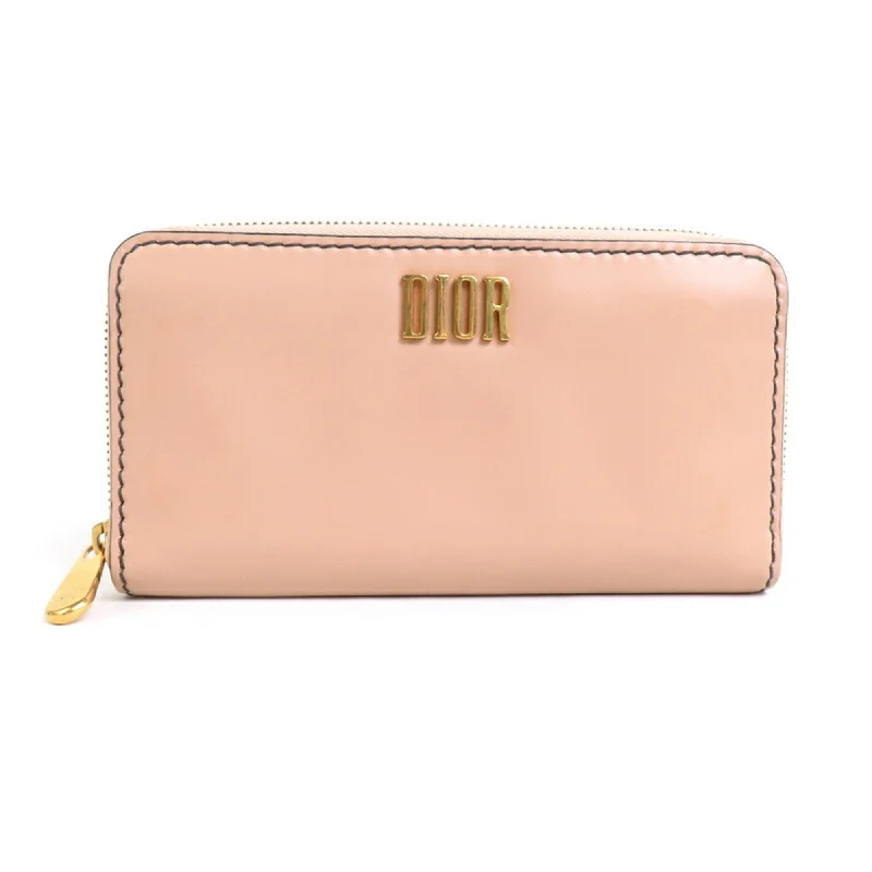 Stylish Christian Dior shoulder bags with a tassel - adorned zipperDior Wallet