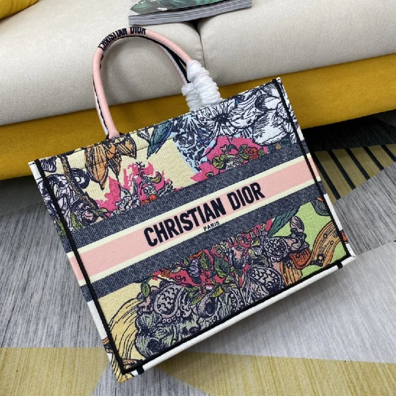 Christian Dior tote bags with a printed Dior logo on the frontLuxury Handbags Christian Dior 062