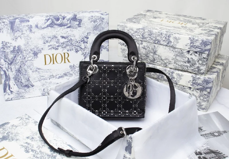 Contemporary Christian Dior handbags with a unique shapeLuxury Handbags Christian Dior 230