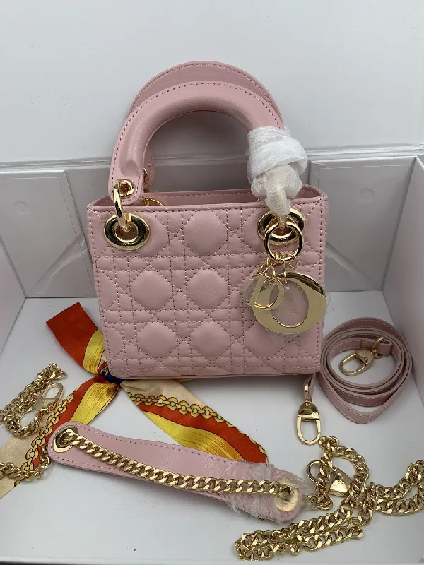 Trendsetting Christian Dior crossbody bags with a colorful strapLuxury Handbags Christian Dior 262