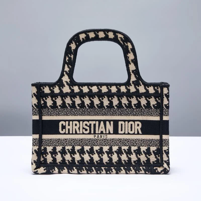 High - fashion Christian Dior bags with a geometric patternLuxury Handbags Christian Dior 267