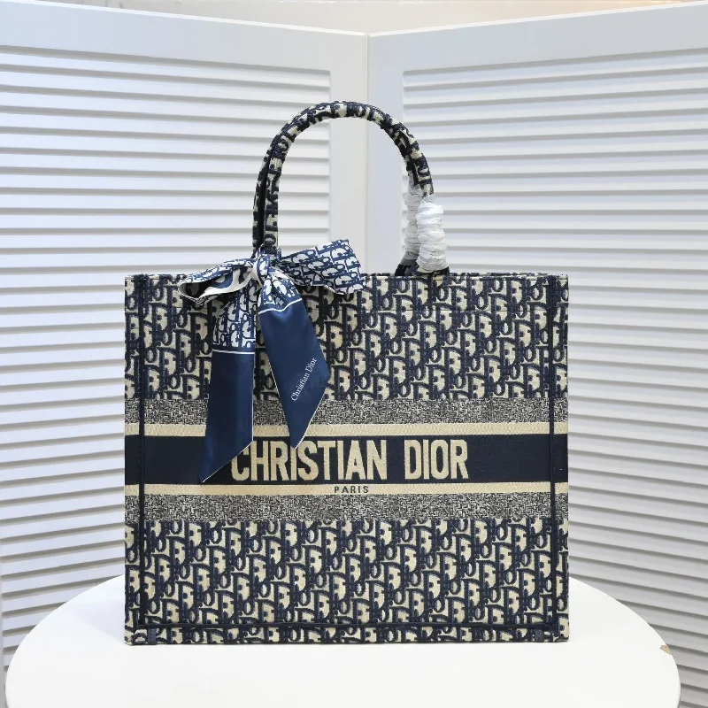 Christian Dior crossbody bags with a front - flap pocket for easy accessLuxury Handbags Christian Dior 290