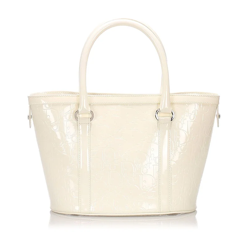 Fashion - forward Christian Dior tote bags for the modern womanPre-Loved Dior White Patent Leather Oblique Tote Bag Italy